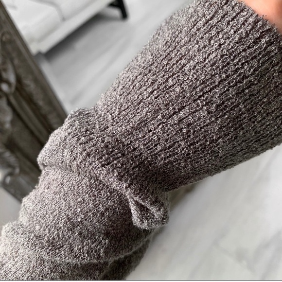 BEAUTIFUL EkAttire sweater! - Picture 4 of 5